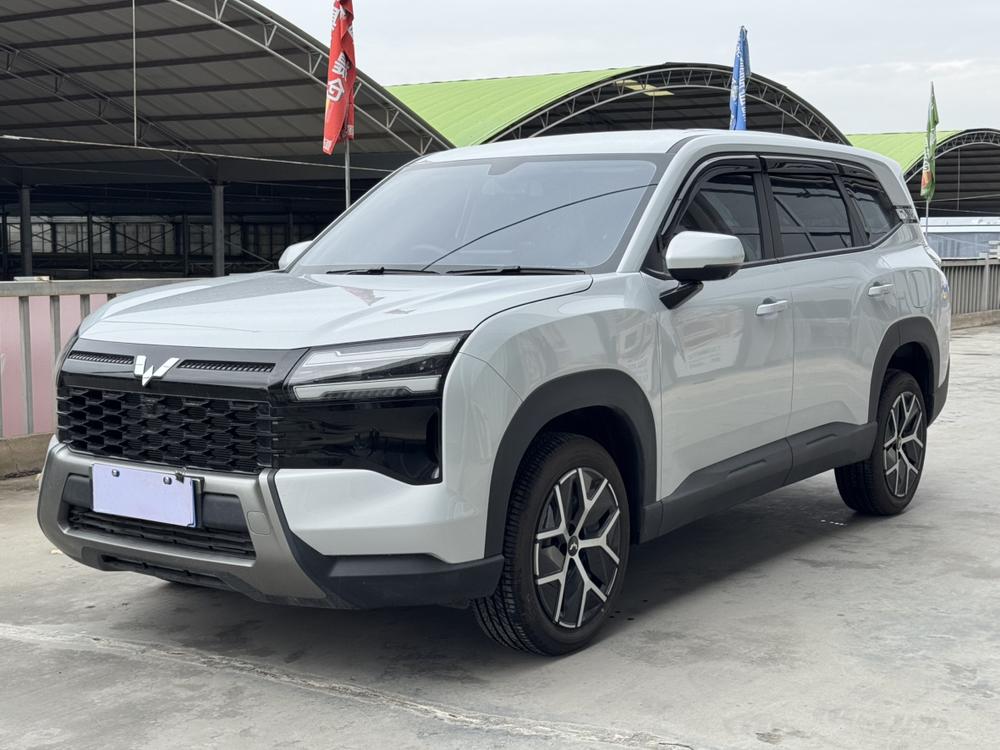 Wuling Xingguang 560