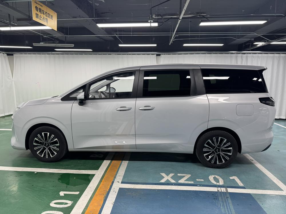 Wuling Xingguang 730 EV