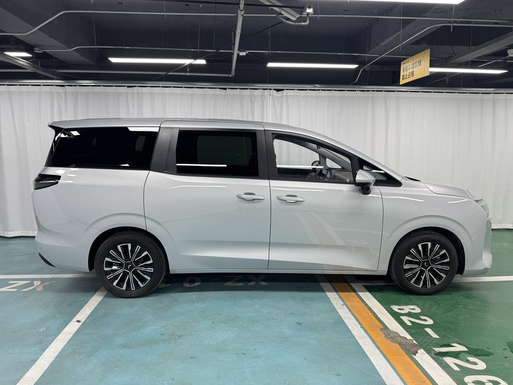 Wuling Xingguang 730 EV