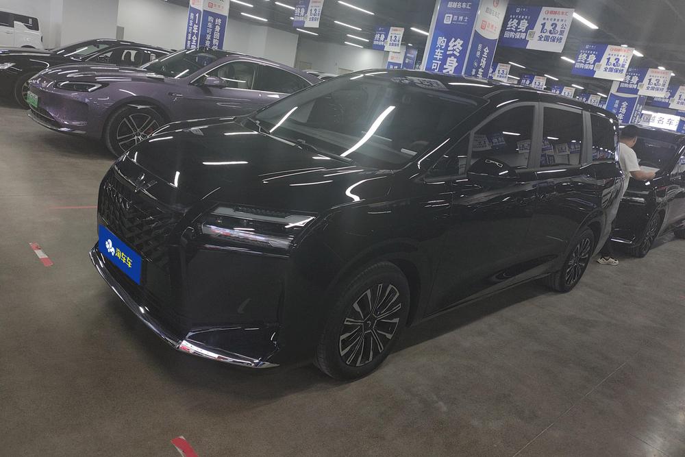 Wuling Xingguang 730
