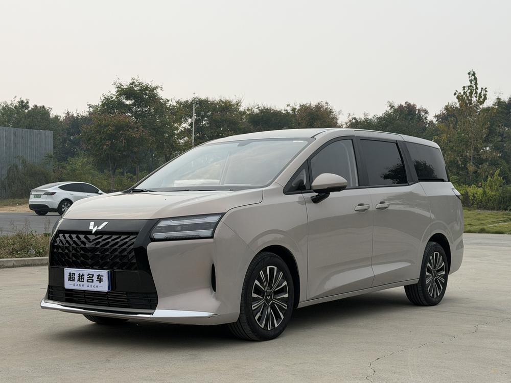 Wuling Xingguang 730