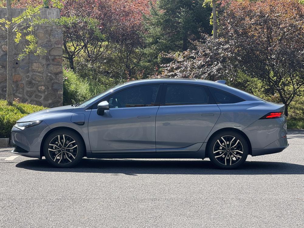 XPeng XPeng P5