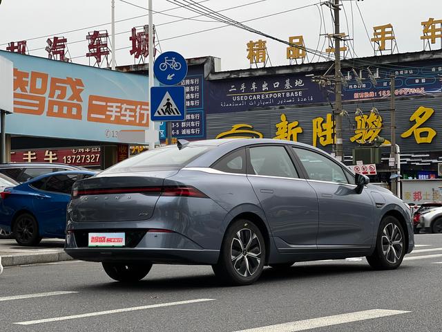 XPeng XPeng P5