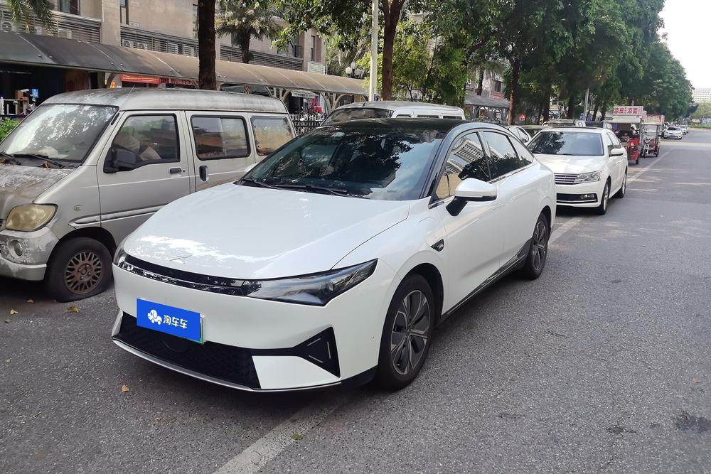 XPeng XPeng P5