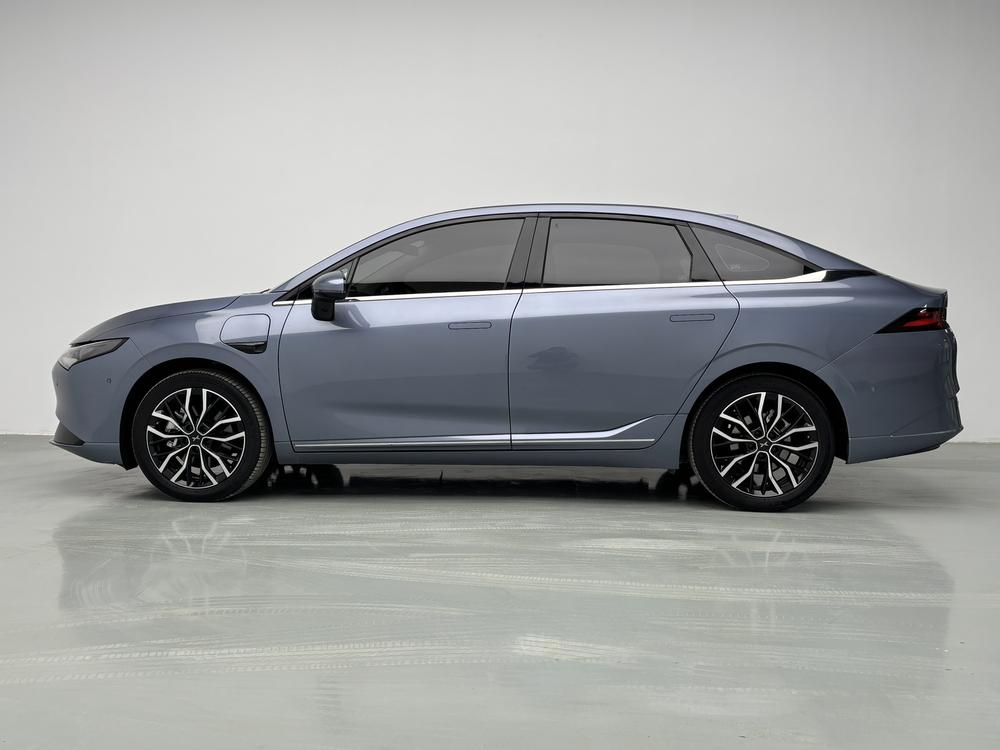 XPeng XPeng P5