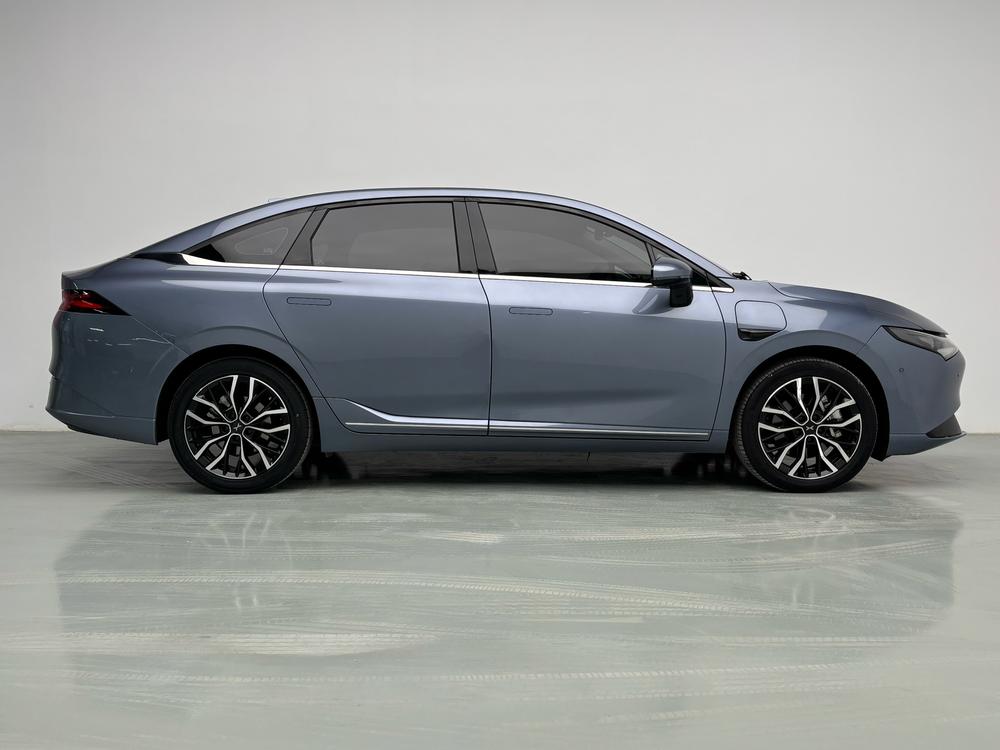 XPeng XPeng P5