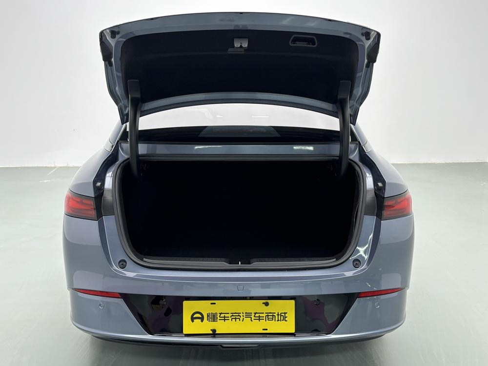 XPeng XPeng P5