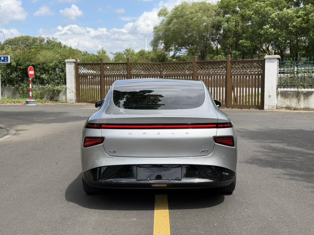 XPeng XPeng P7