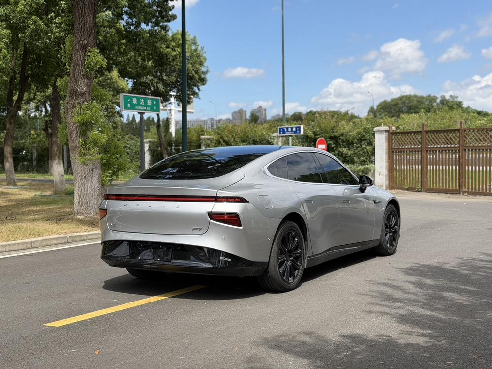 XPeng XPeng P7
