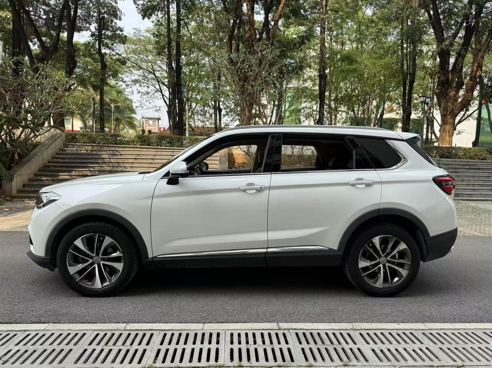 Zhonghua Brilliance V7