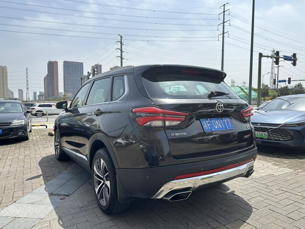 Zhonghua Brilliance V7