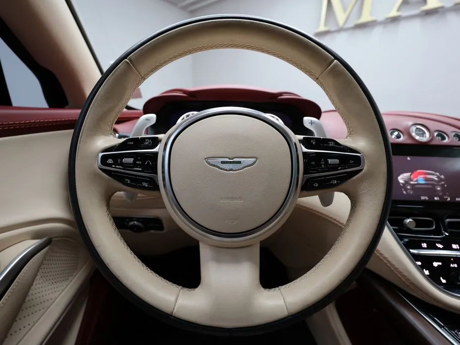 Astonmartin DBX