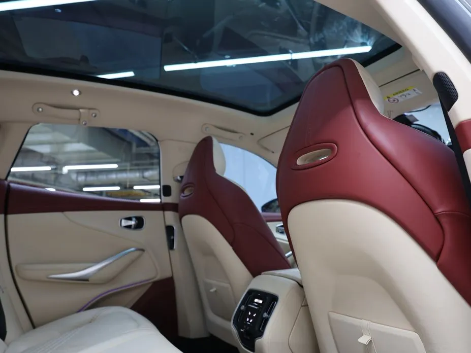 Astonmartin DBX