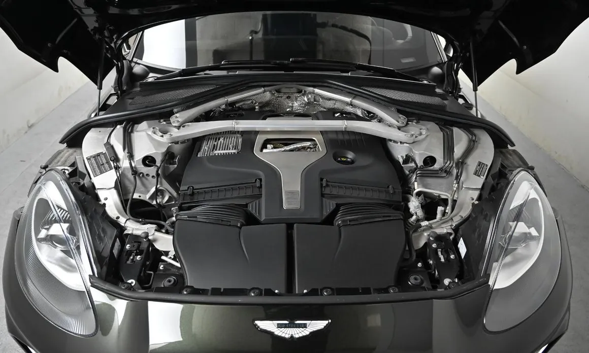 Astonmartin DBX