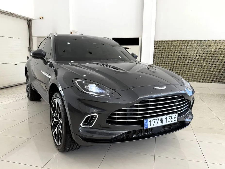 Astonmartin DBX