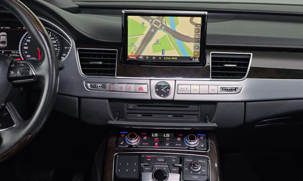 Audi A8