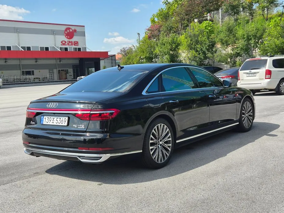 Audi A8