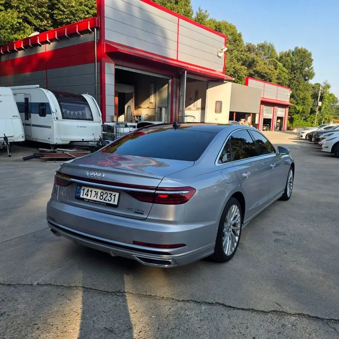 Audi A8