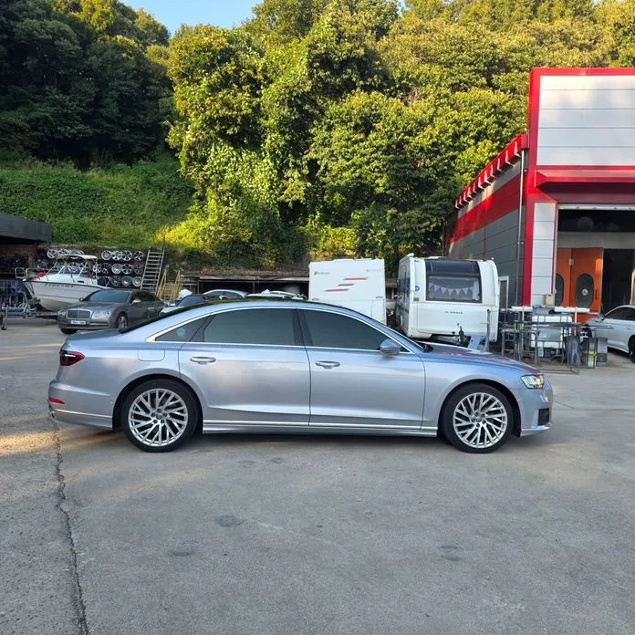 Audi A8
