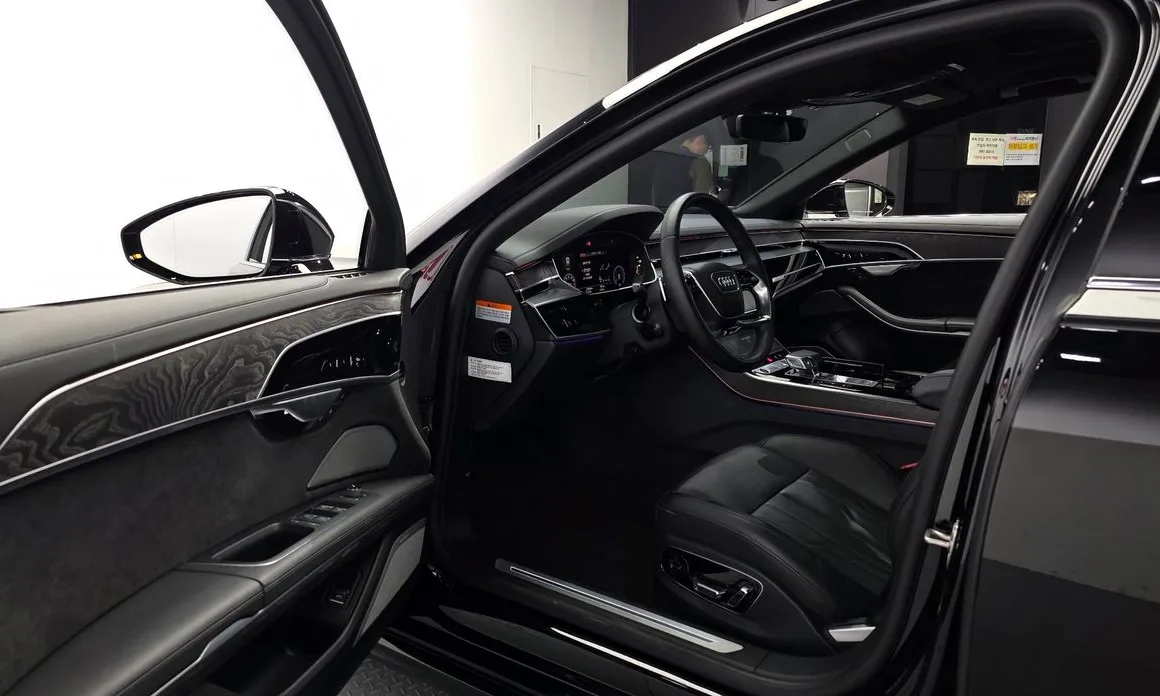 Audi A8