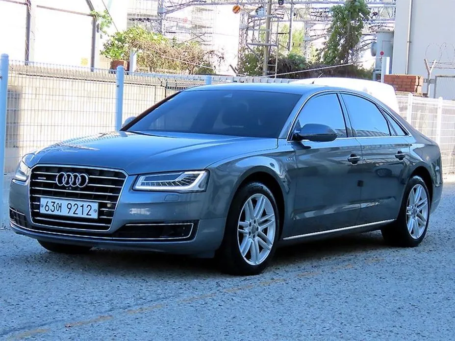 Audi A8