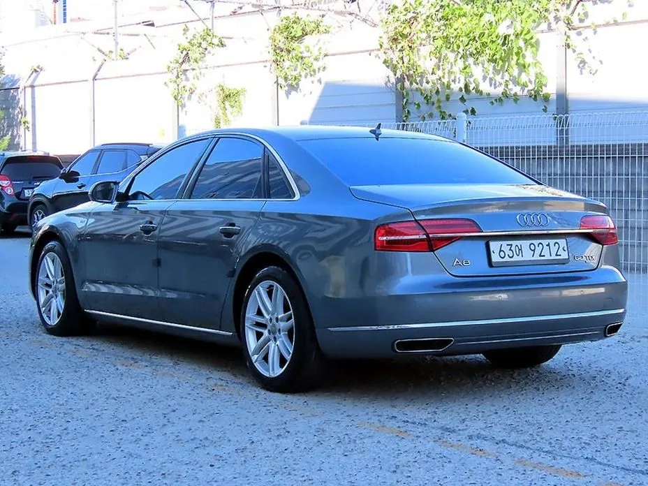 Audi A8