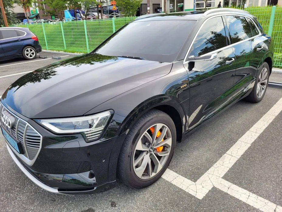 Audi e-tron