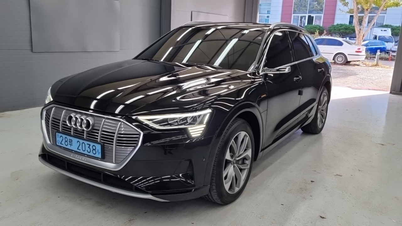 Audi e-tron