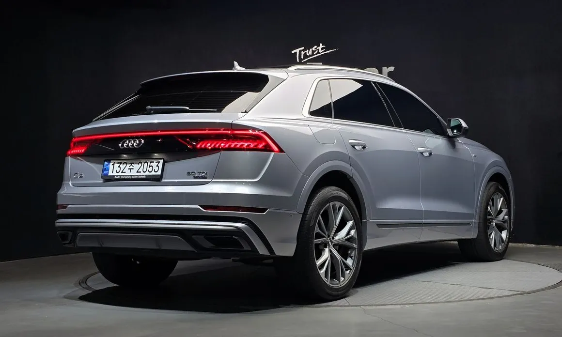 Audi Q8