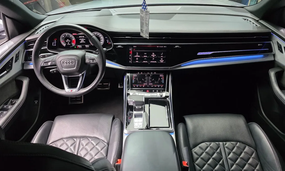 Audi Q8