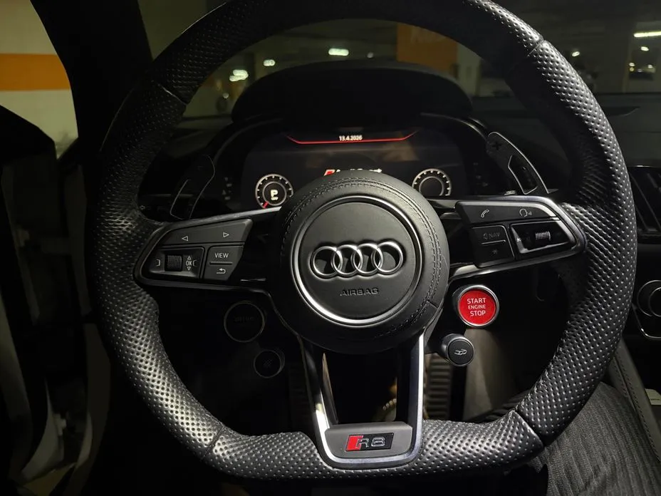 Audi R8