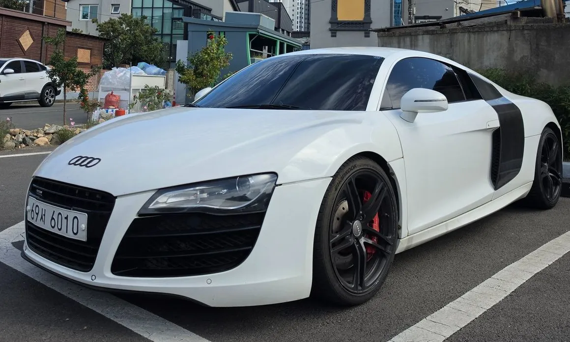 Audi R8