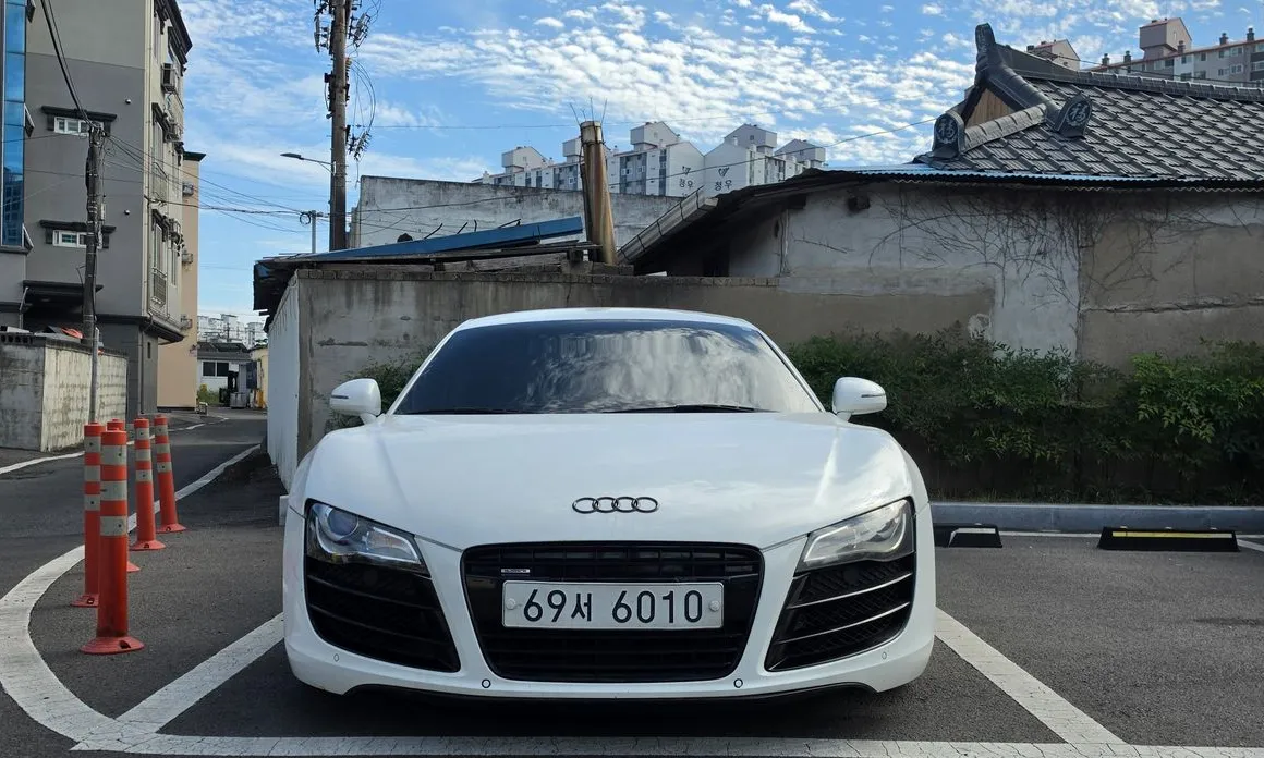 Audi R8