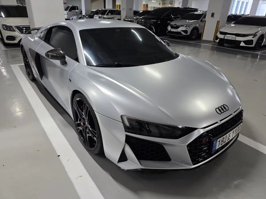 Audi R8