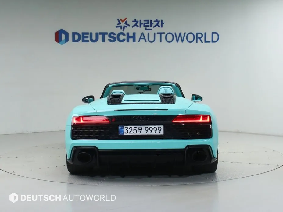 Audi R8