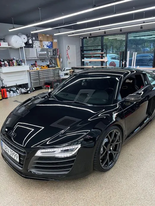 Audi R8