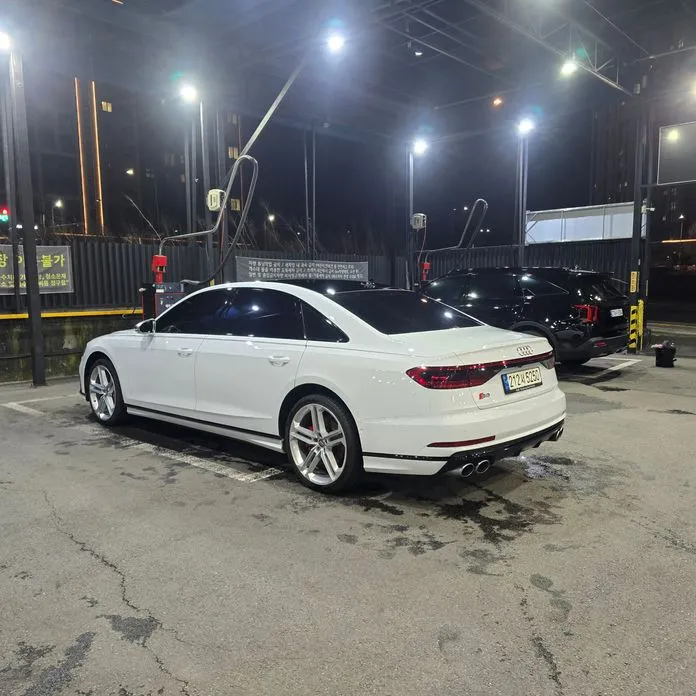 Audi S8