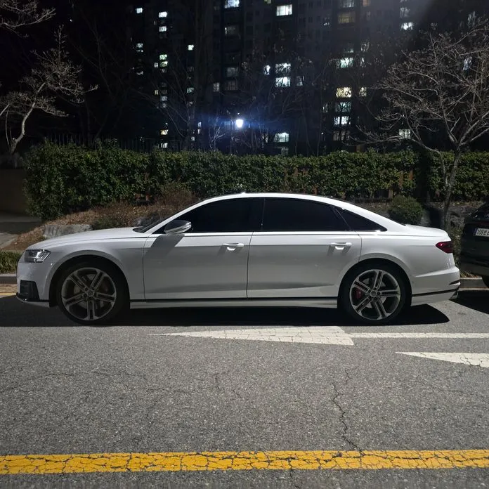 Audi S8