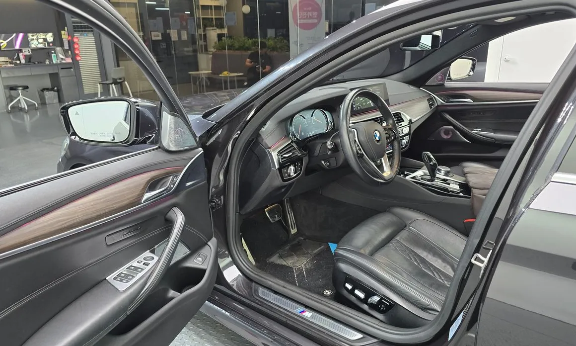 BMW 5-Series
