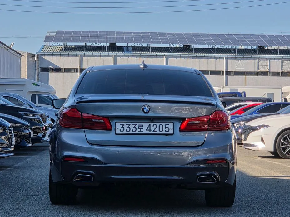 BMW 5-Series