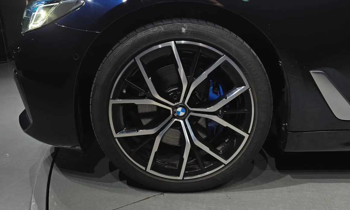 BMW 5-Series