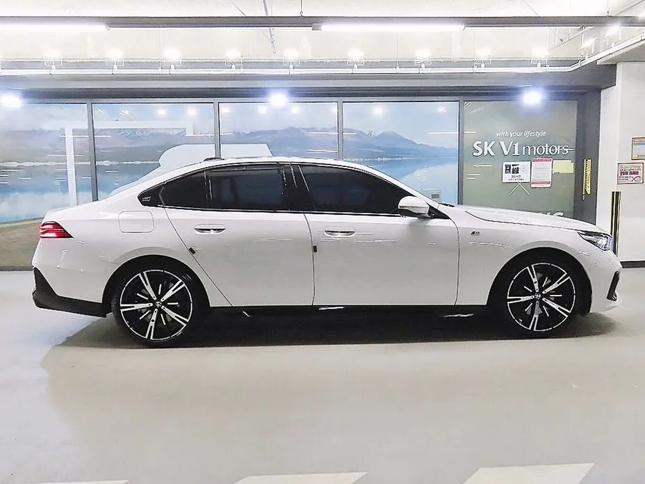 BMW 5-Series