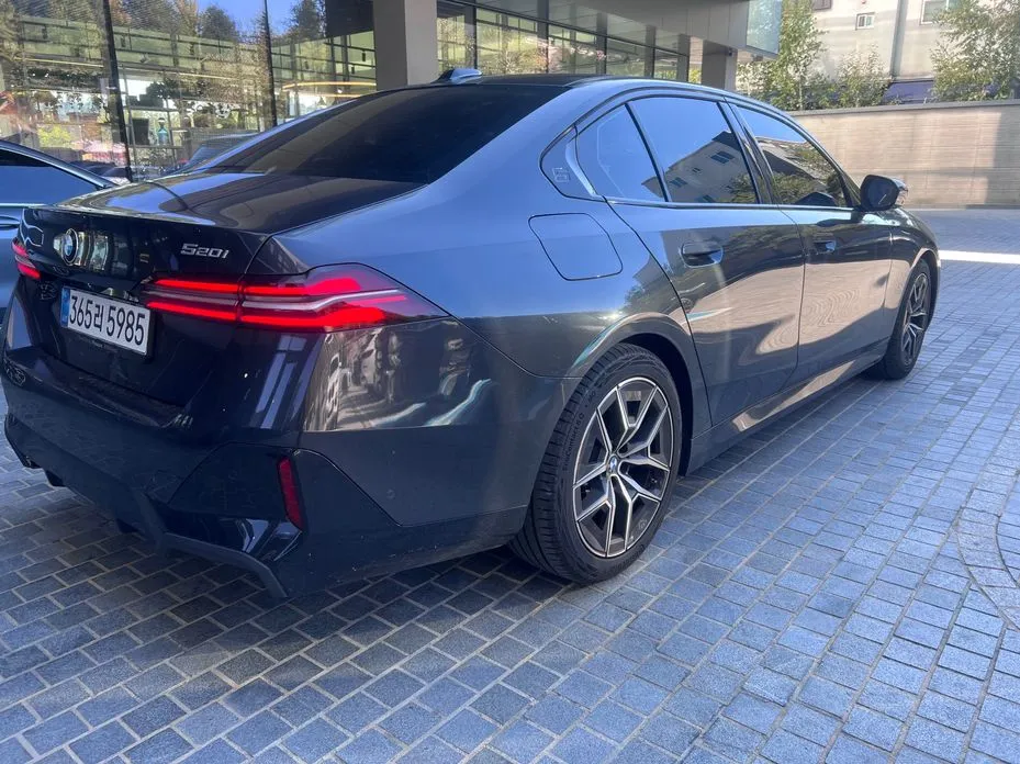 BMW 5-Series