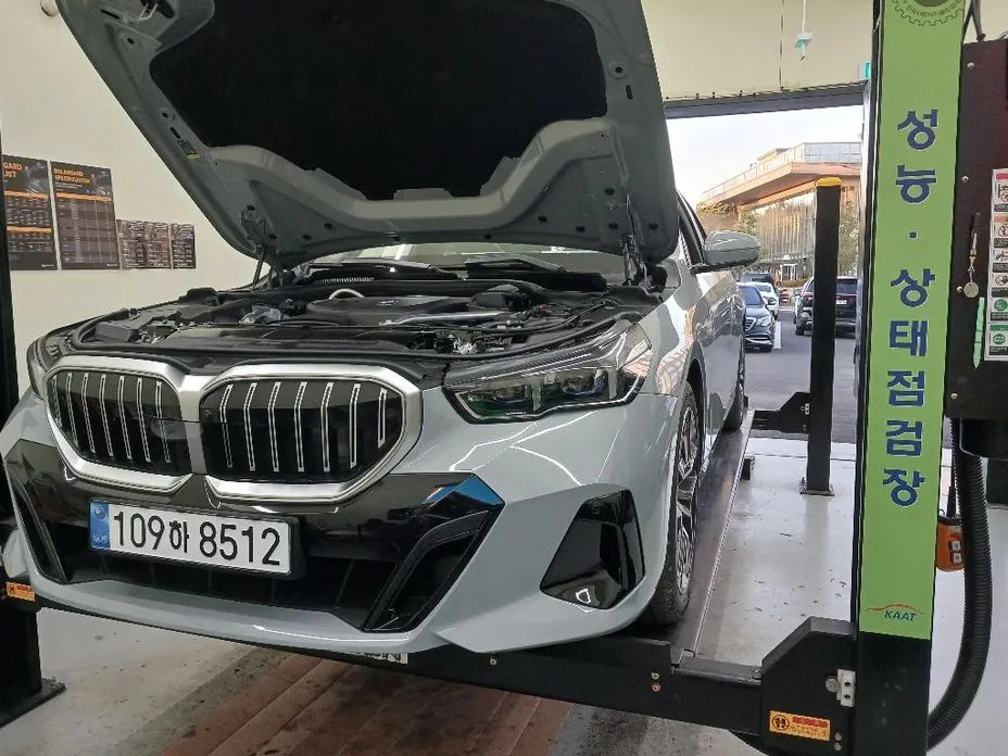 BMW 5-Series
