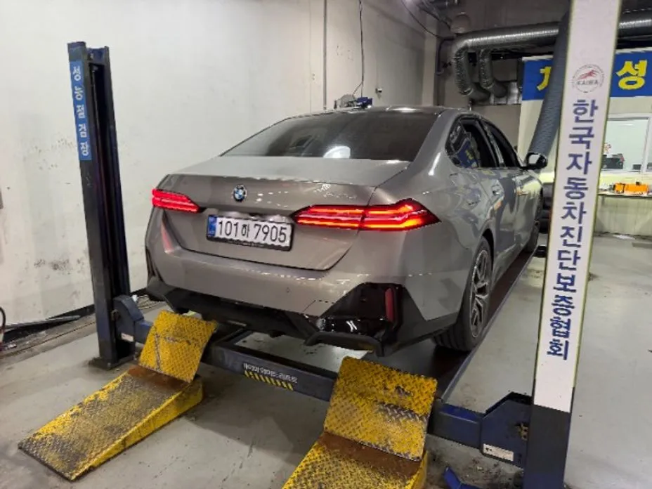 BMW 5-Series