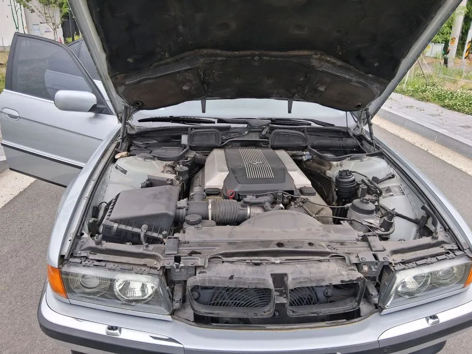 BMW 7-Series