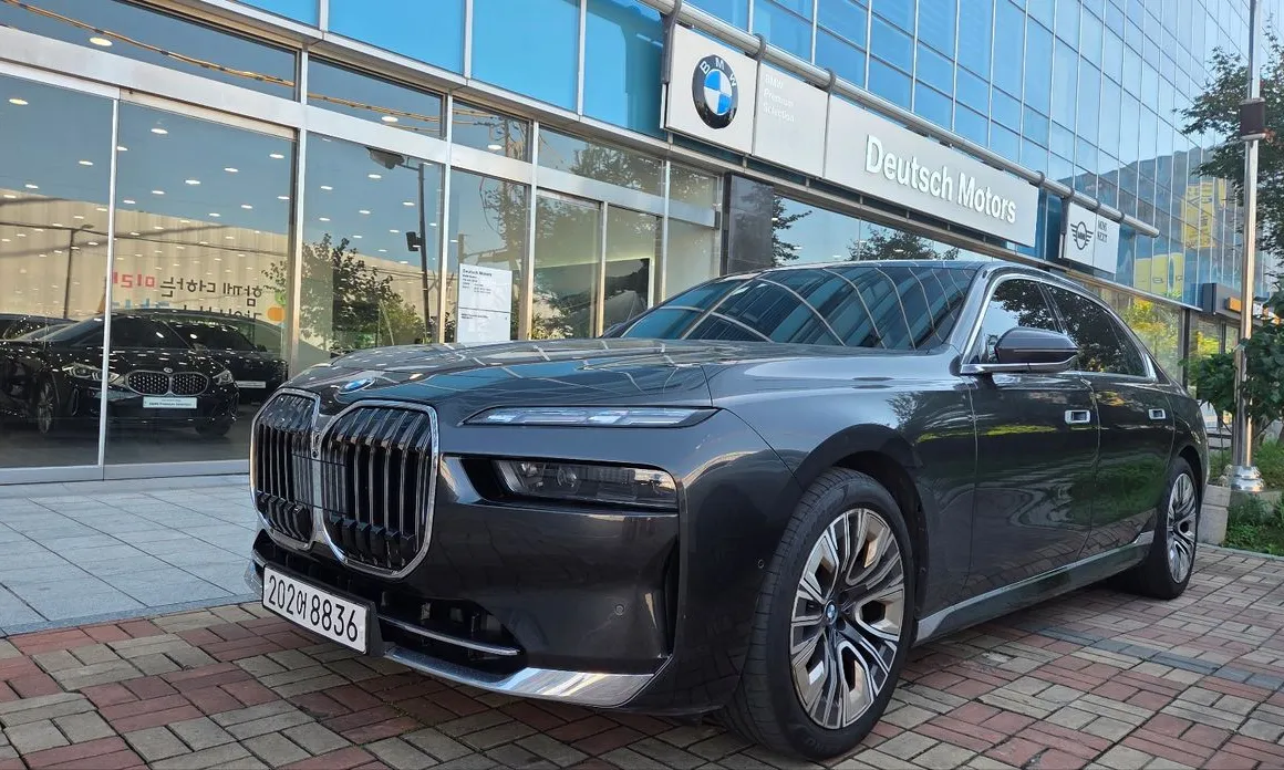 BMW 7-Series