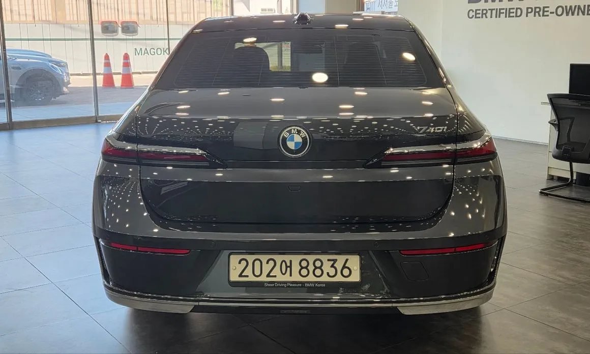 BMW 7-Series