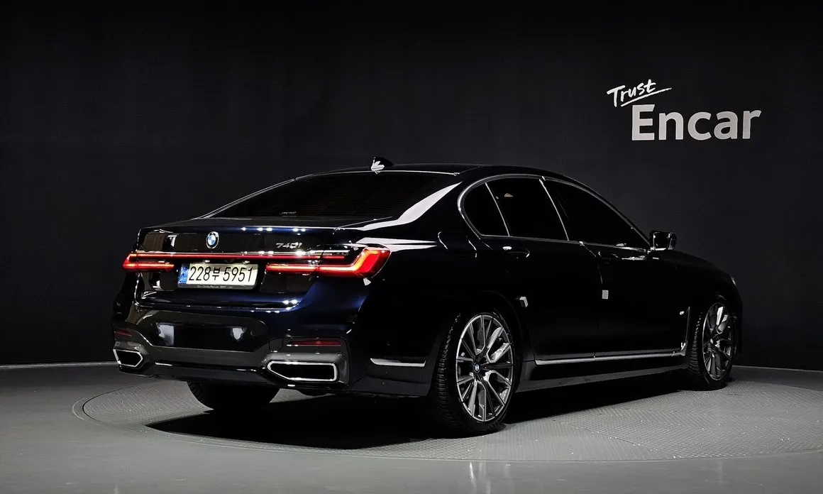 BMW 7-Series