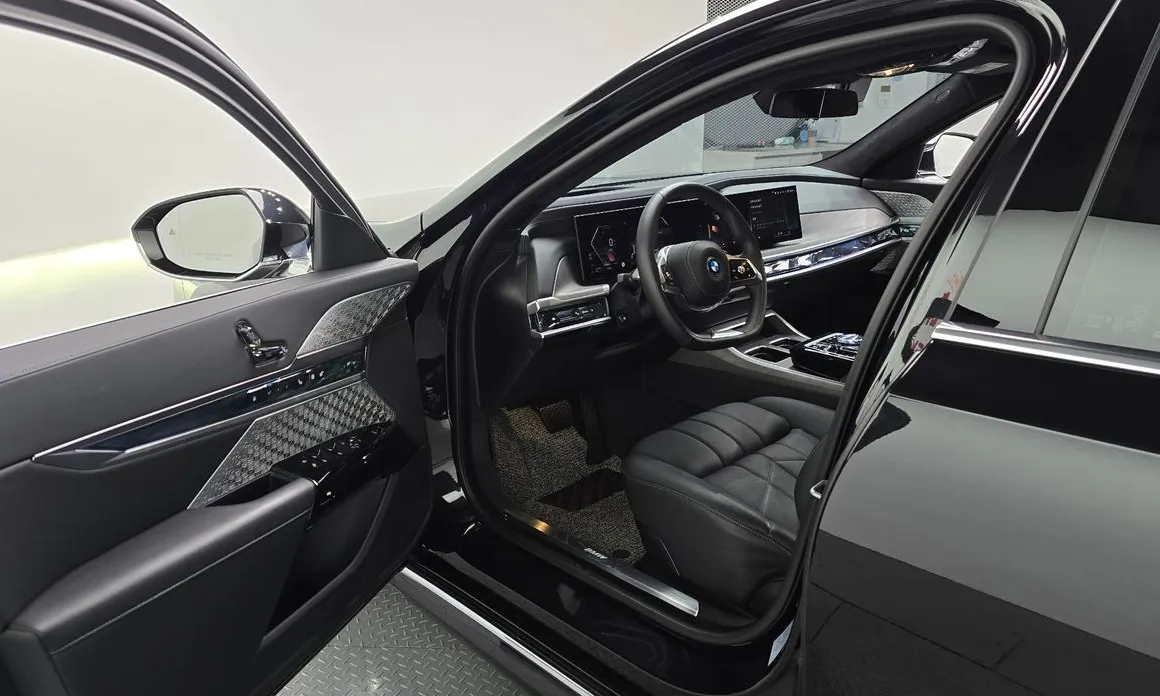 BMW 7-Series